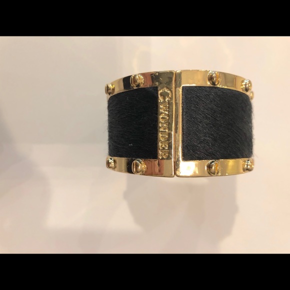 Black cuff - Picture 2 of 4